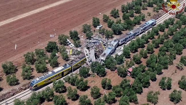 Choque de trenes en Italia deja al menos 20 muertos