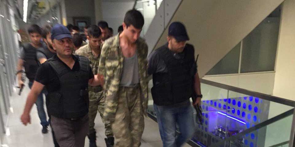 Casi 3 mil detenciones tras intento de golge de estado en Turquía