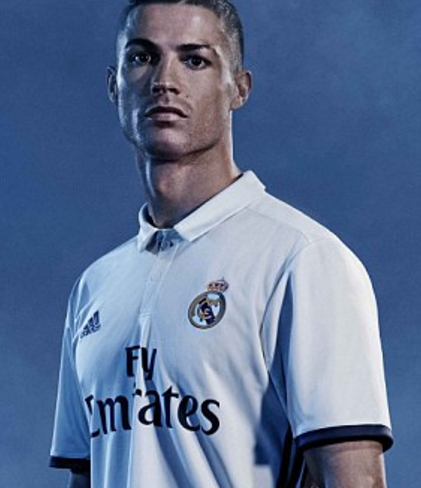 Presentan uniformes del Real Madrid y el Barcelona - cr7-blanco