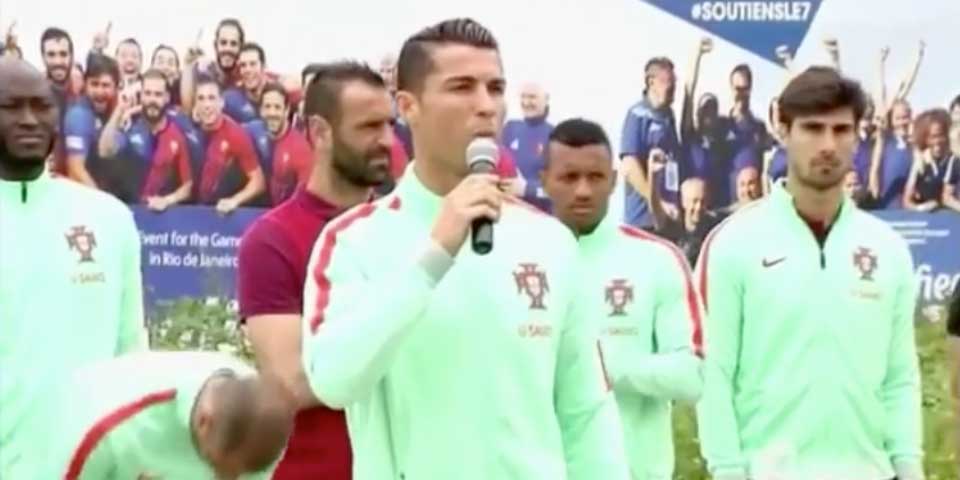 Video: Cristiano Ronaldo habla frente a aficionados portugueses