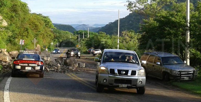 Derrumbe en la carretera libre México-Acapulco - d3-770x392