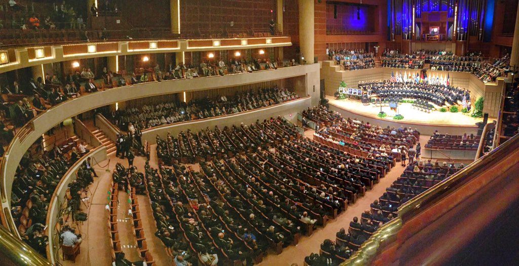 Obama rinde tributo a policías asesinados en Dallas - dallas