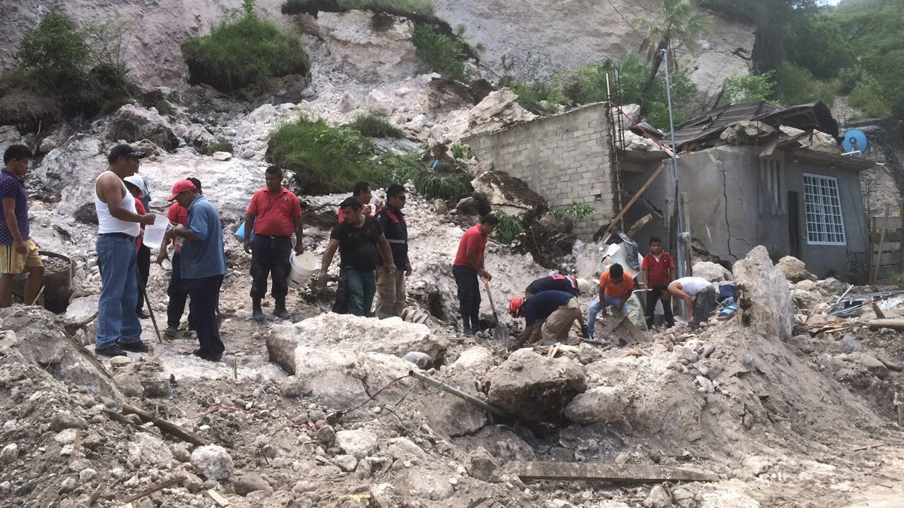 Deslizamiento de tierra en Chilpancingo mata a una persona