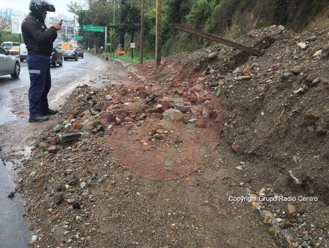 Deslave en Santa Fe por las lluvias - deslave-Puerta-Santa-Fe-Radio-Centro2