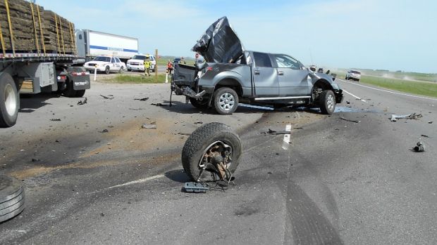 Muertes por accidentes viales en EE.UU. aumentaron 7.7 % en 2015 - didsbury-accident