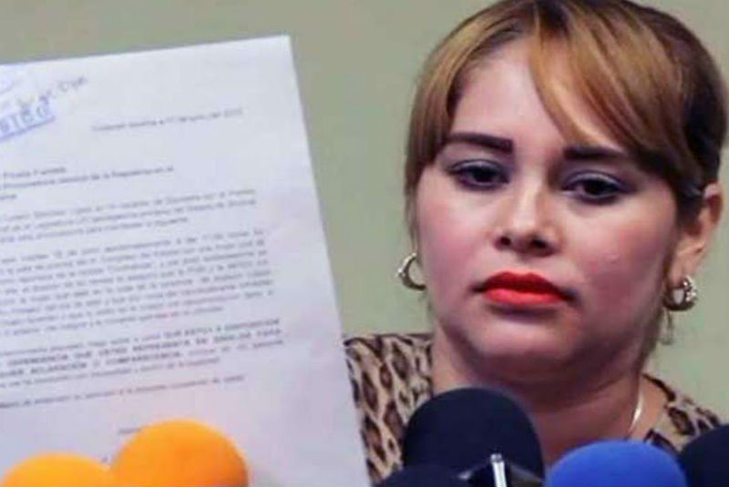 Remueven a jueza que expidió acta falsa a diputada ligada a 'El Chapo' - diputada_chapo_panista_debate_800_0