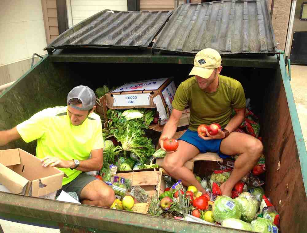 El hombre que ha gastado 5.5 dólares en comida desde 2014 - dumpster-diving