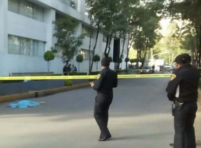 Muere hombre al caer del piso 12 de un edificio - edificio-452-moliere-CarlosTejedaA