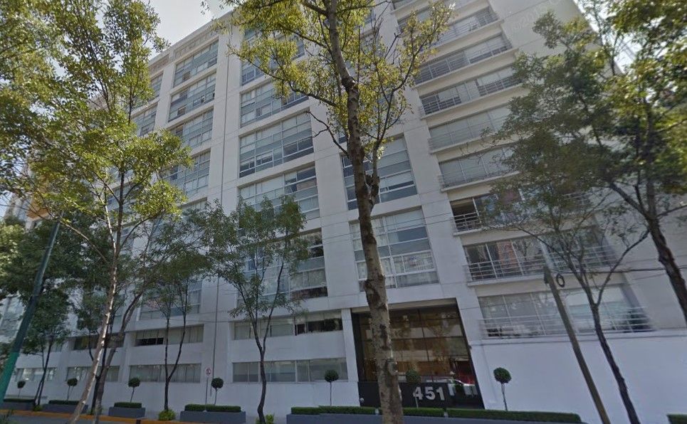 Muere hombre al caer del piso 12 de un edificio