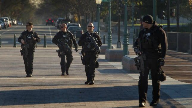 Evacuan edificio que pertenece al Capitolio