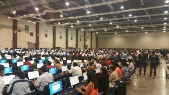 Evalúan a 570 maestros en Guerrero