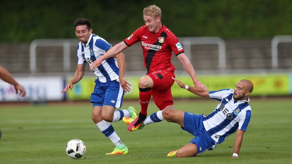 Chicharito marca su primer gol en pretemporada del Bayer Leverkusen - hector-herrera-leverkusen-1024x576