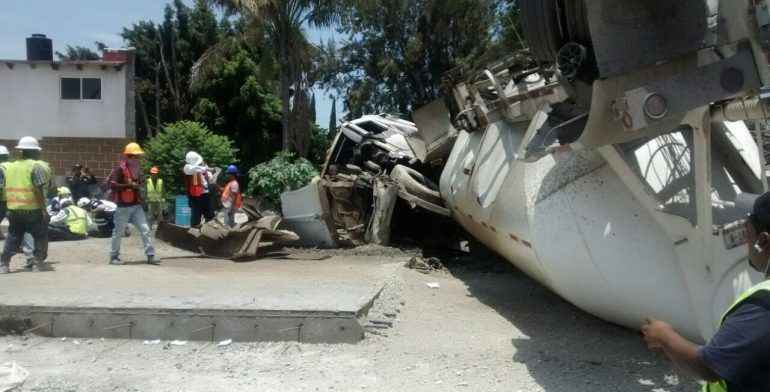 Muere hijo del director de medios de la Segob en accidente carretero - holidays-2015-day-1-6575248619077632-hp