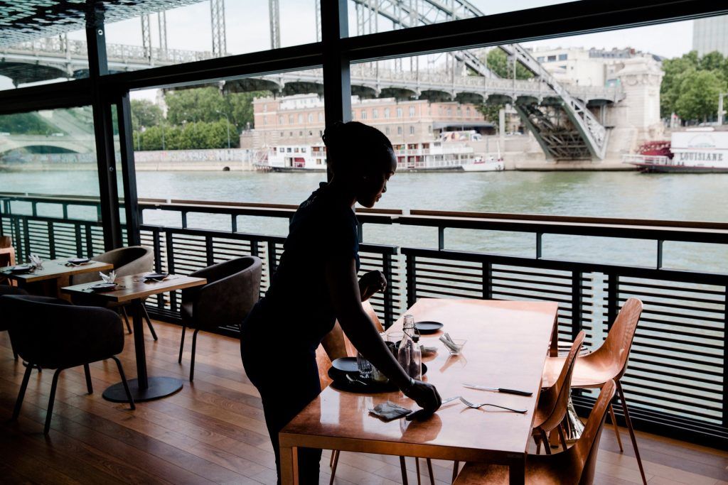 Nuevo hotel en medio del río Sena - hotel8-1024x683