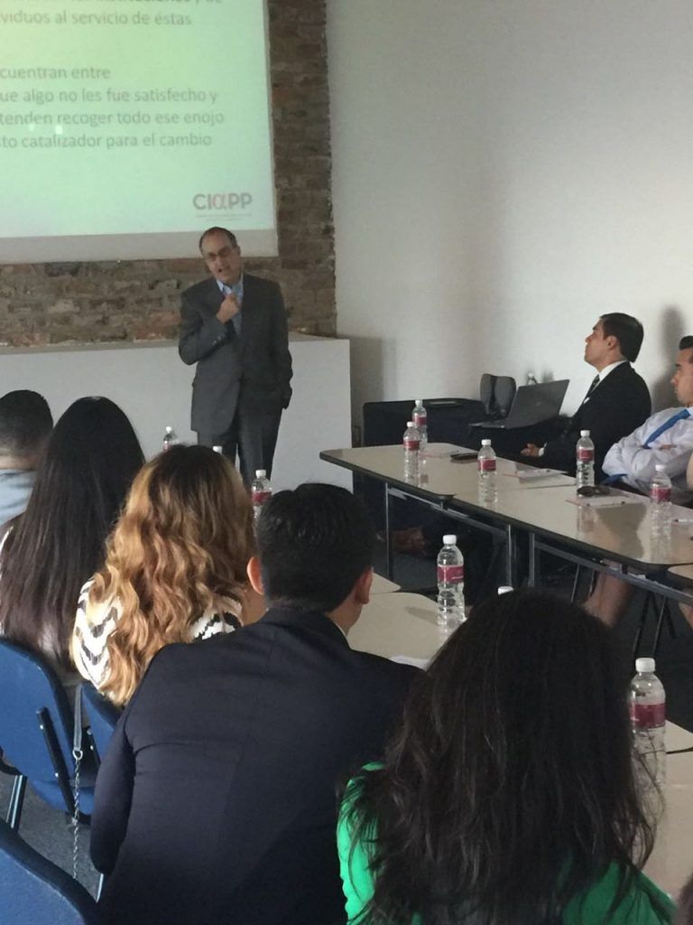 Rodolfo Gómez expone en Seminarios de Líderes Empresariales del Centro Fox - image1-35-768x1024