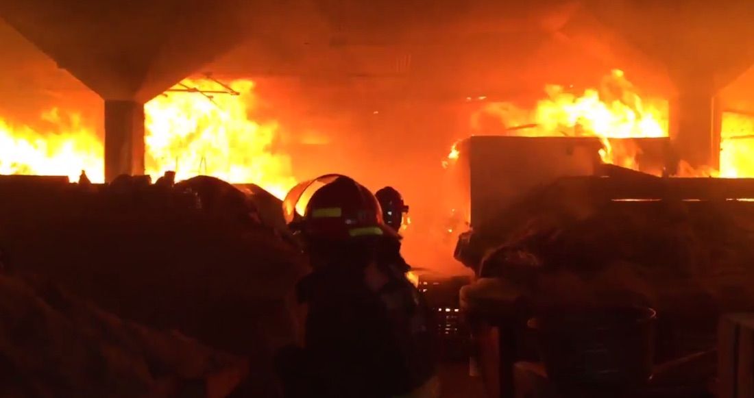 Se incendia mercado en Guadalajara
