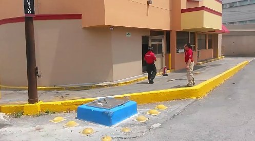 Se incendia sucursal de Pollo Loco en Monterrey