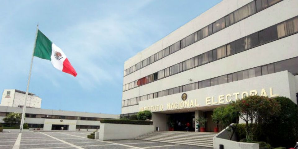 INE investiga a Cuauhtémoc Blanco por uso de documentos falsos