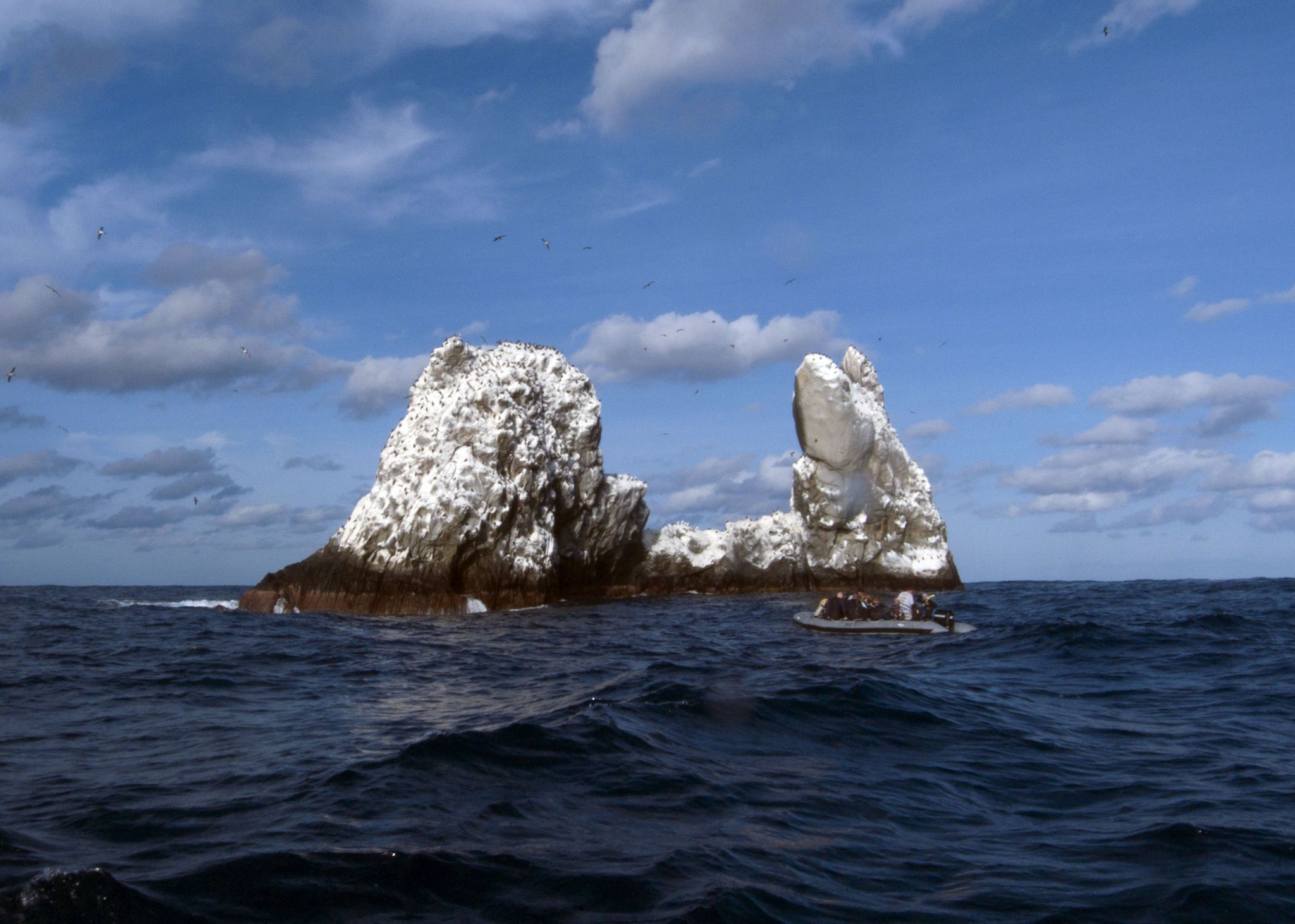 UNESCO clasifica al Archipiélago de Revillagigedo como Patrimonio Mundial Natural - isla-roca-partida