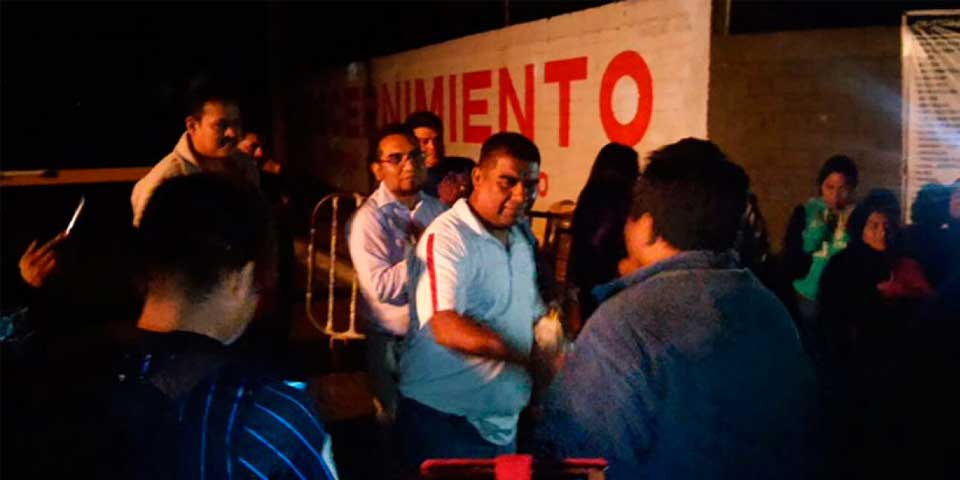 Liberan a otro maestro de la Sección 22