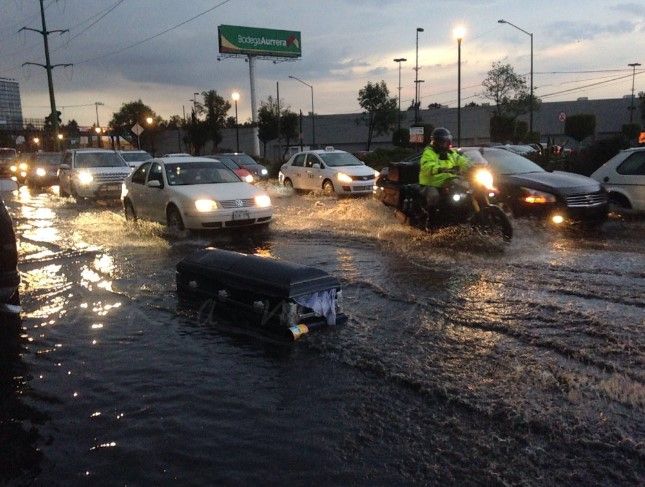Lluvias provocan encharcamientos en la Ciudad de México - lluvia-CDMX-30junio-RamkarC2