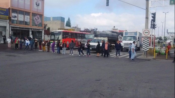Manifestantes bloquean calzada Ermita y Eje 6 Sur