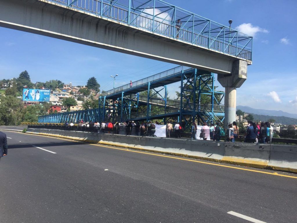 Manifestantes marchan sobre la México-Toluca - marcha-mexico-toluca-2-1024x768