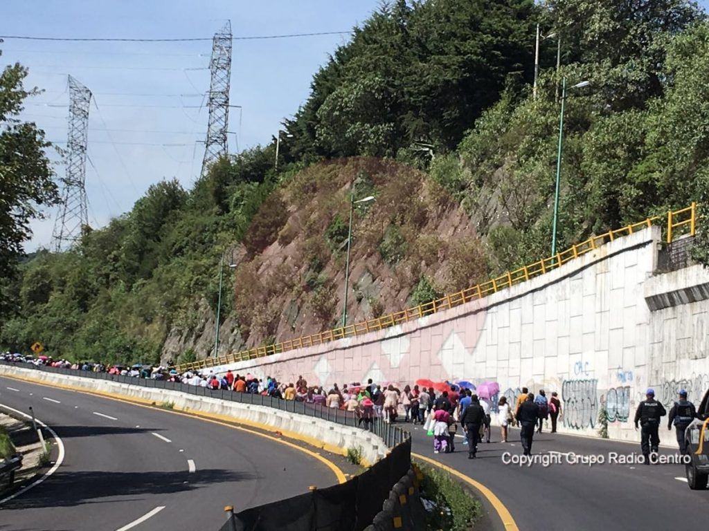 Manifestantes marchan sobre la México-Toluca - marcha-mexico-toluca-3-1024x768