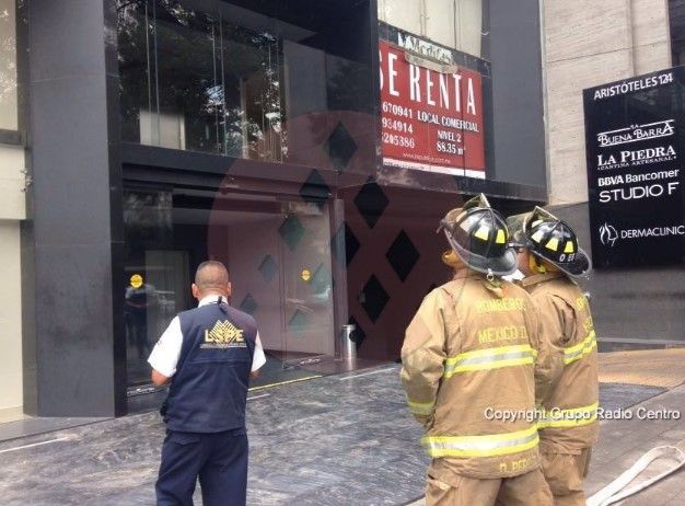 Video: flamazo en centro comercial de Masaryk - masarayk-flamazo-RedVialRC