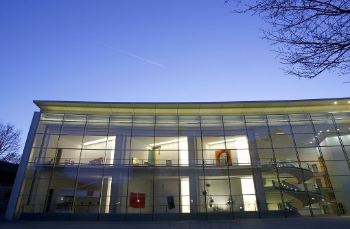 Anciana raya con un bolígrafo obra de arte millonaria