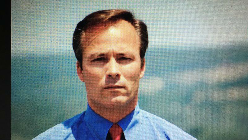 “Hillary Clinton debería ser colgada”: legislador y piloto de United