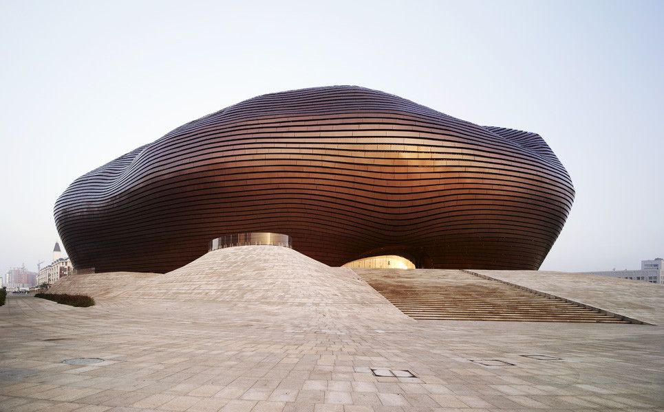 Ordos, la gran ciudad fantasma de China - museo-de-arte-de-ordos-aun-en-construcción