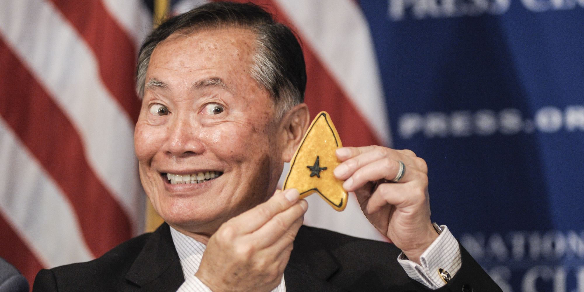 George Takei critica a Donald Trump en español