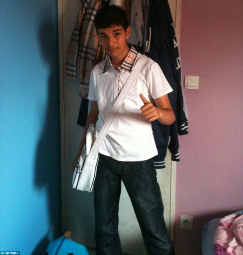 "Noticia horrible" asesinato de un sacerdote en Francia: papa Francisco - padre-2