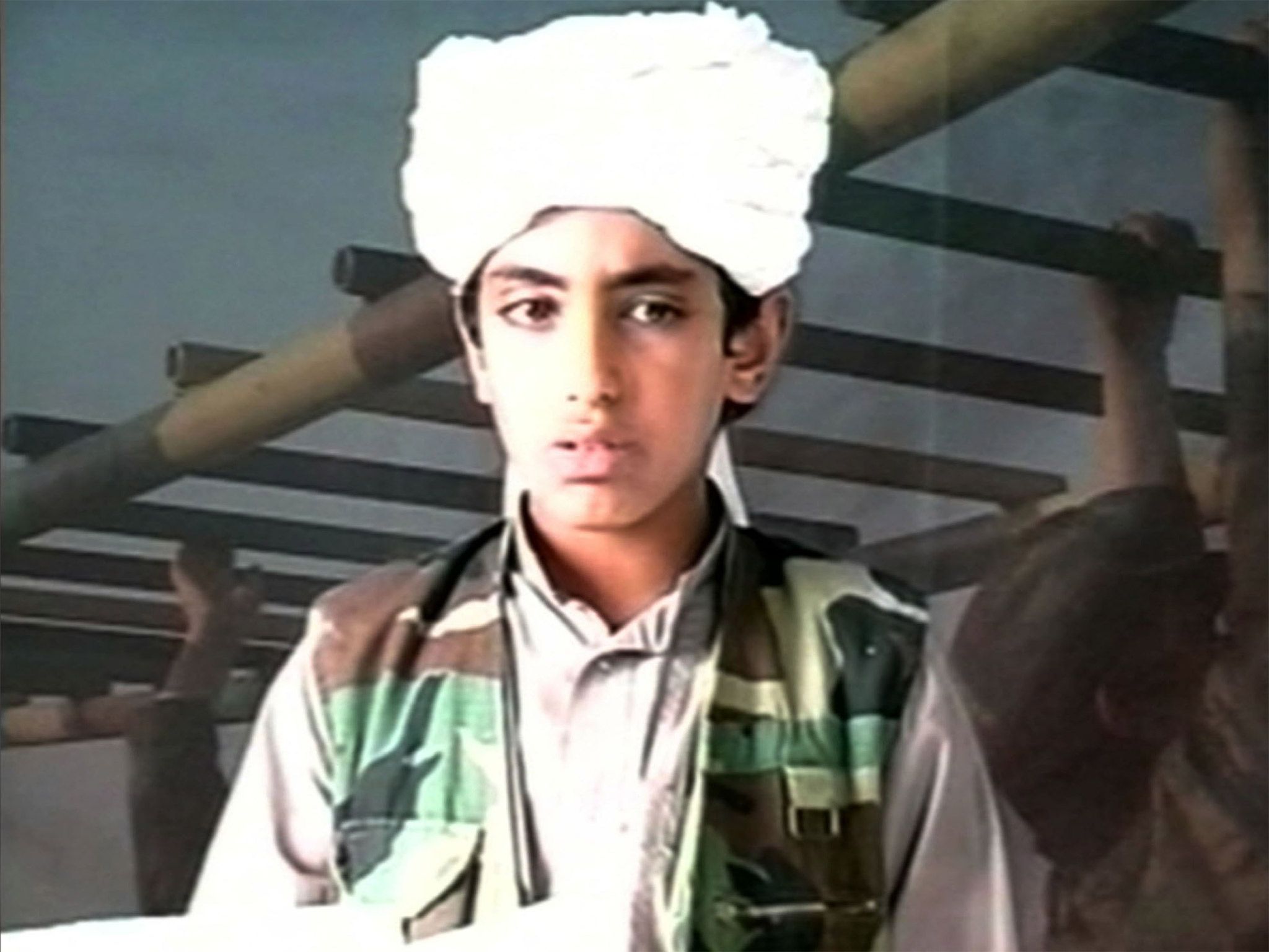 Hijo de Bin Laden llama a realizar ataques terroristas contra EE.UU. - pg-19-bin-laden-3