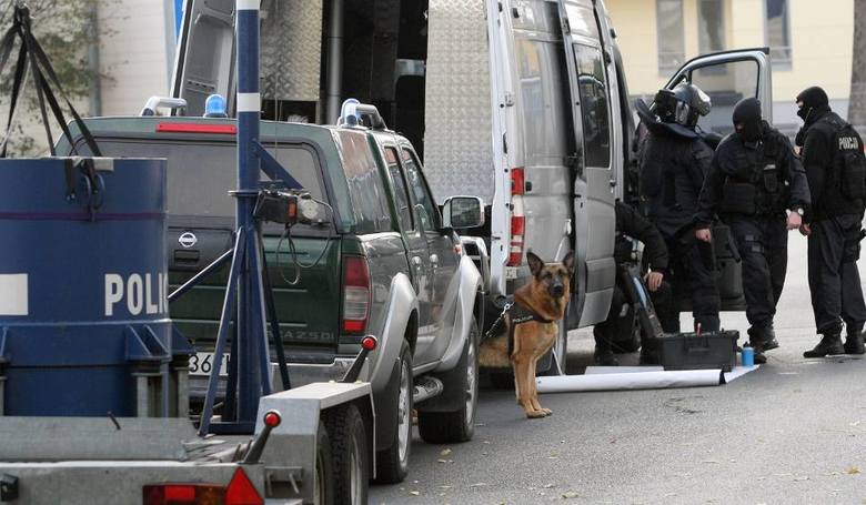 Detienen a supuesto iraquí por explosivos en Polonia