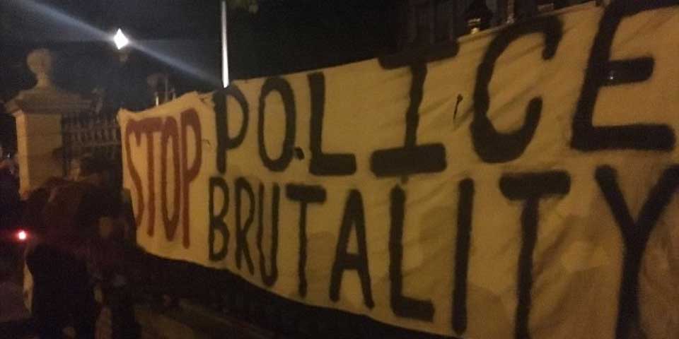 Video: transmite en vivo luego de que policía disparó a su novio