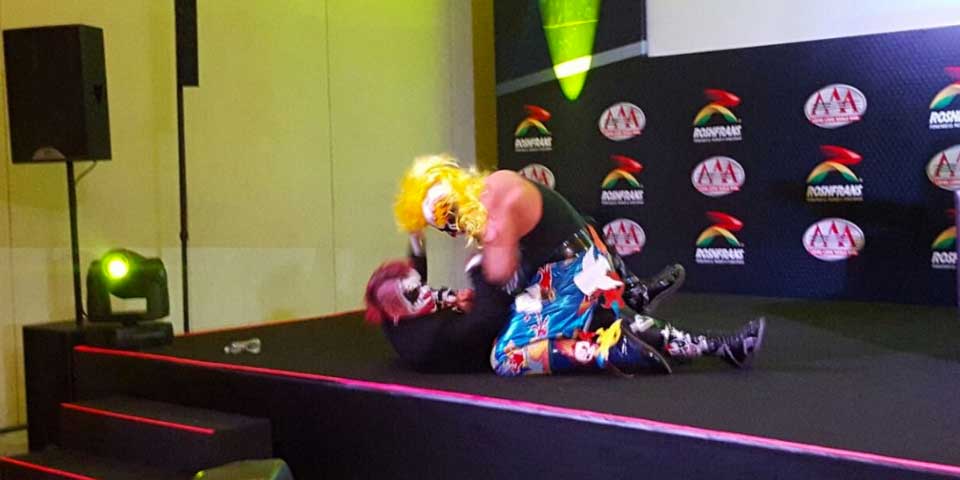 Psycho Clown y Pagano llegan a los golpes en rueda de prensa