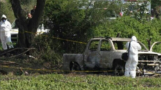 Prenden fuego a 10 personas en Cuitzeo, Michoacán
