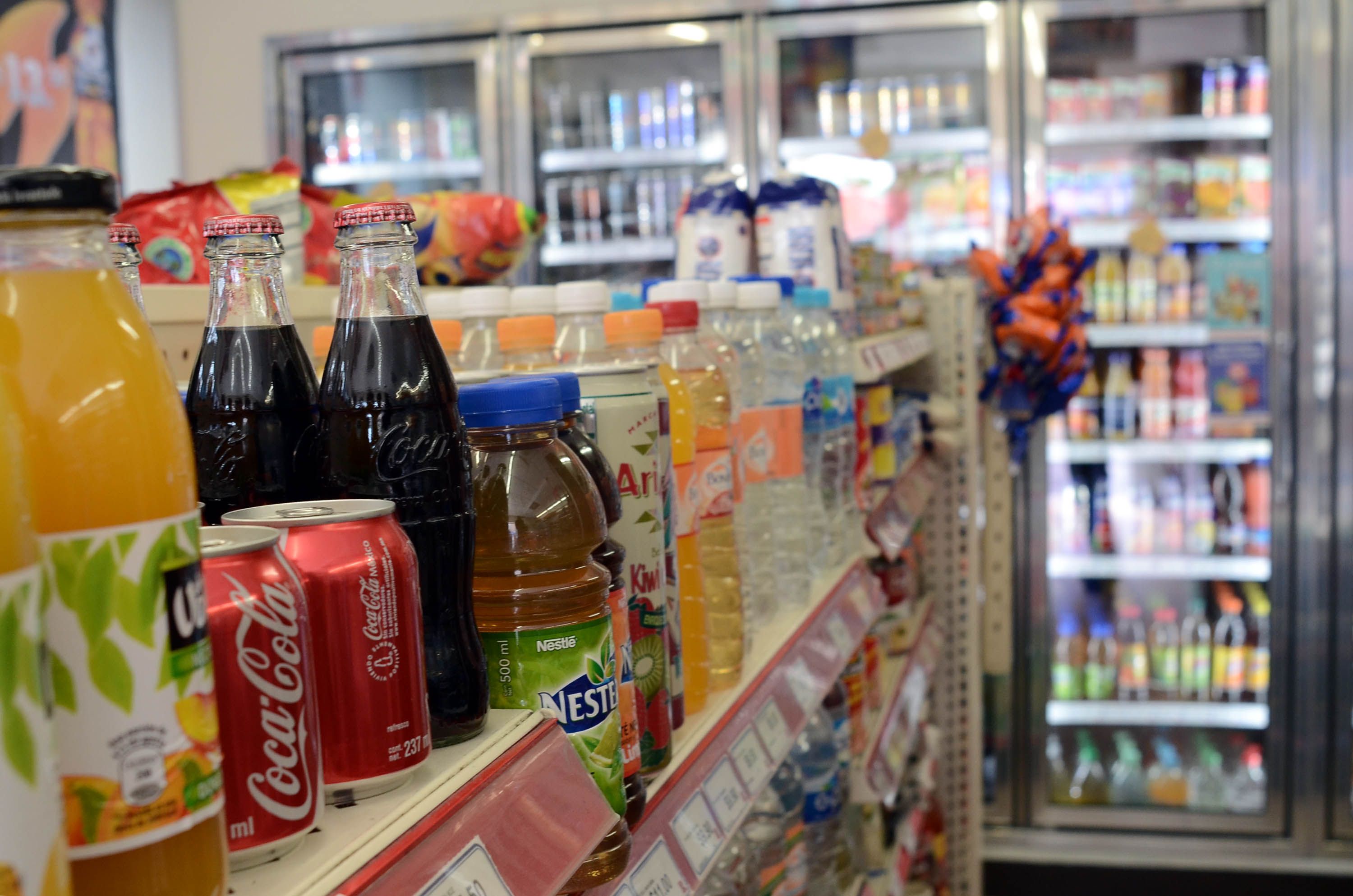 Nuevo caso de intoxicación en Mexicali por consumo de refresco