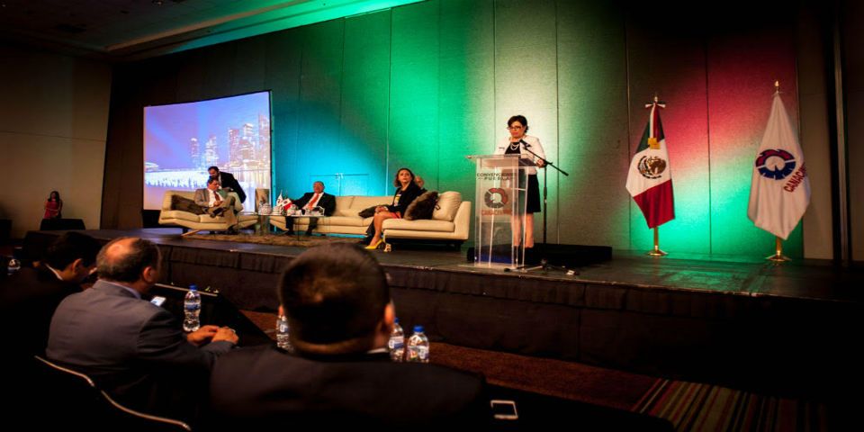 Rosario Robles entrega escrituras, viviendas y firma acuerdo con CANACINTRA en Puebla