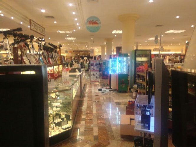 Se llevan más de 50 mil pesos en productos de lujo de Sanborns - sanborns-asalto-torres-lindavista-Excelsior