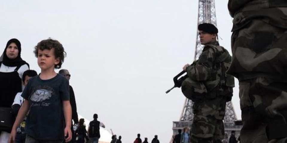 Aumentarán salario a soldados antiterroristas en Francia