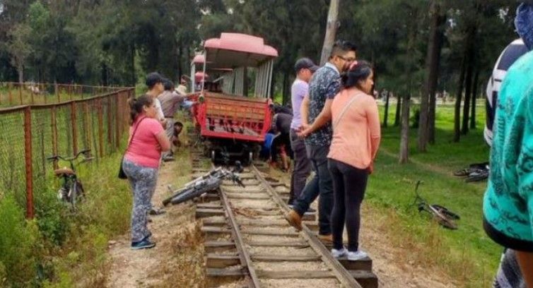 Ocho heridos por descarrilamiento de tren en Bosque de Aragón - tren-bosque-de-aragón