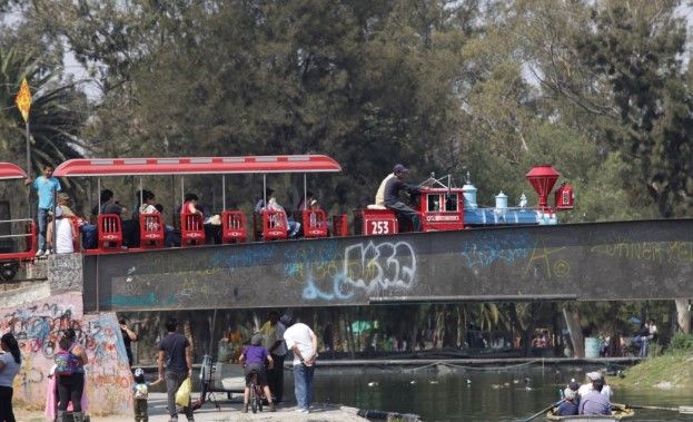 Ocho heridos por descarrilamiento de tren en Bosque de Aragón - tren-bosque-de-aragón2