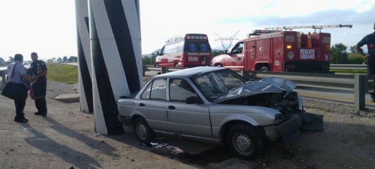 Se estrella Tsuru en Arco Norte. Cinco lesionados
