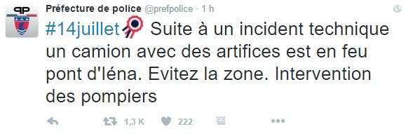 Fuerte incendio al pie de la Torre Eiffel - tuit-paris-2