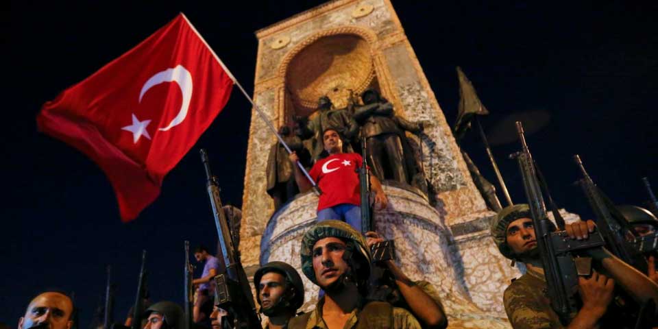 Casi 3 mil detenciones tras intento de golge de estado en Turquía - turquia-3