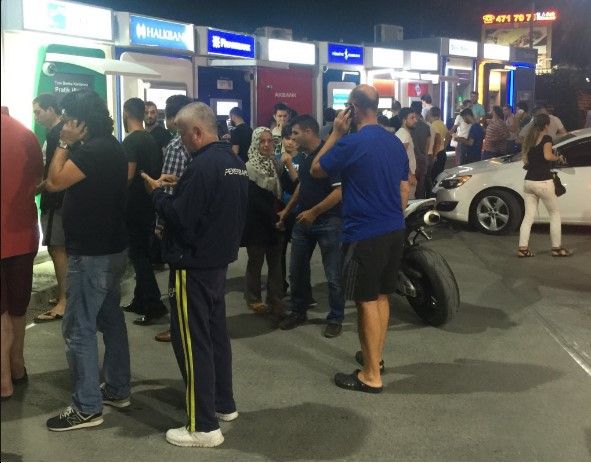 Fallido golpe de estado en Turquía - turquia-cajeros-Hsajwanization