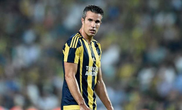 Van Persie se ofrece para jugar en el Barça y así huir de Turquía - van-persie-2